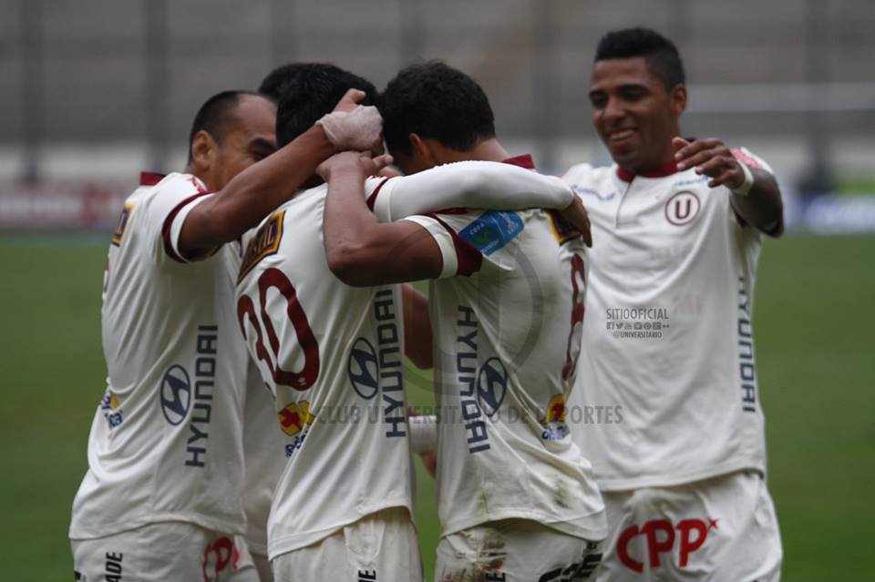 Universitario obtiene su primera victoria de local ante Huancayo