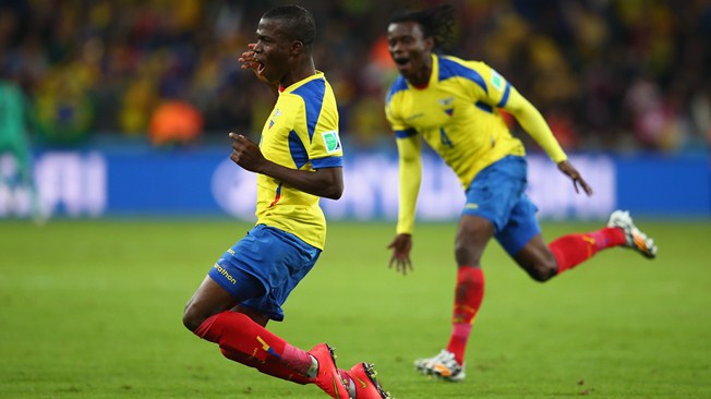 Enner Valencia da vida a Ecuador