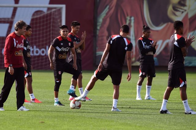 Selección Peruana inicia hoy trabajos con miras a enfrentar a Argentina y Colombia