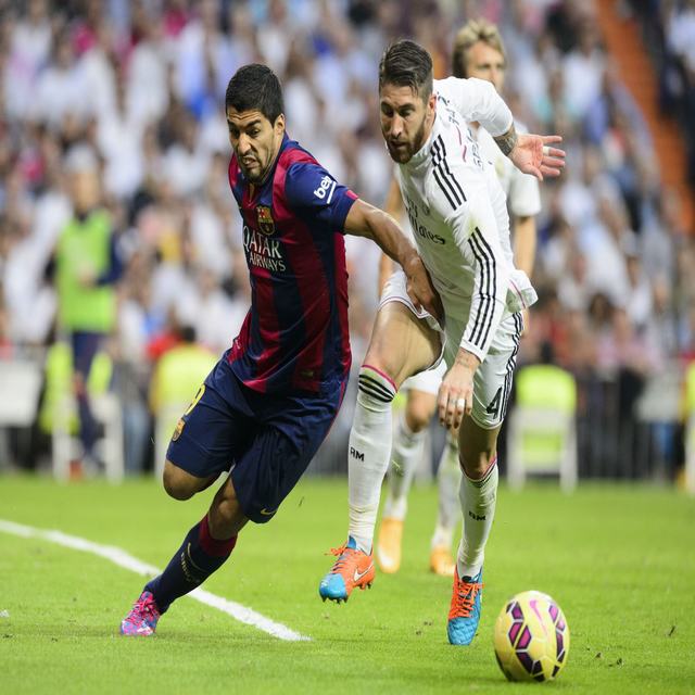 Real Madrid ganó 2-0 al Barcelona y se pone líder en la Liga de España