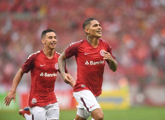 Paolo Guerrero sigue imparable y anotó en el triunfo del Inter ante el Santos