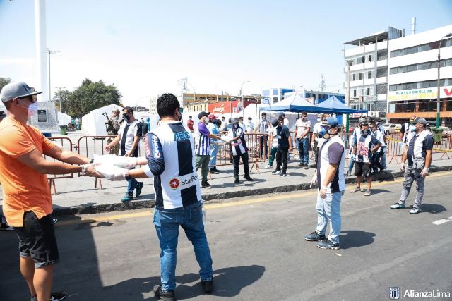 Alianza Lima dona Alimentos para los más necesitados