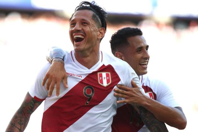 Con Gol de Lapdula, Perú venció a Nueva Zelanda en Barcelona antes mas de 30,000 peruanos!